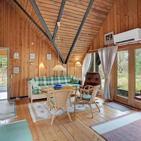 2 Bedroom Beautiful In Ferienhaus